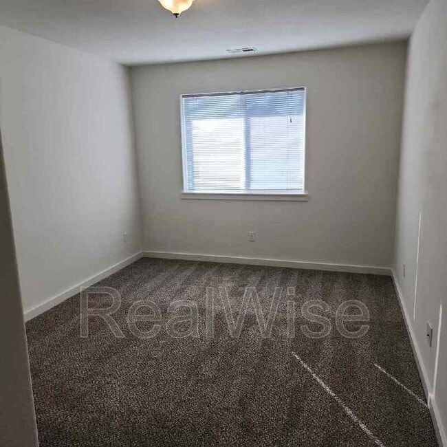 Building Photo - 1214 SW 27th St