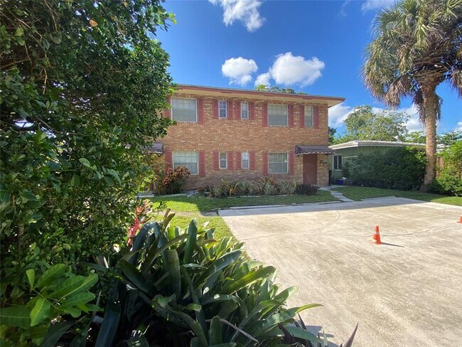 Primary Photo - 310 SW 11th Ct