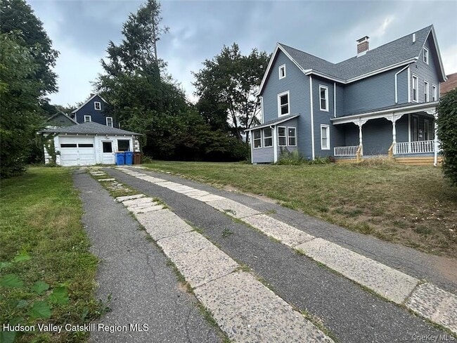 Primary Photo - 127 E Chester St