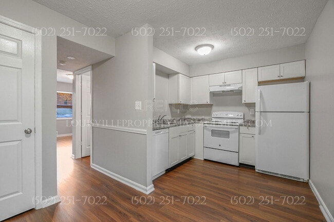 Building Photo - 621 Westport Rd