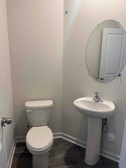 Building Photo - 1911 Frost Dr