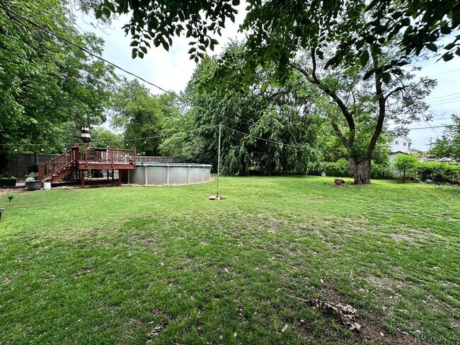 Building Photo - For Rent: Spacious 3 Bed + Office Home wit...