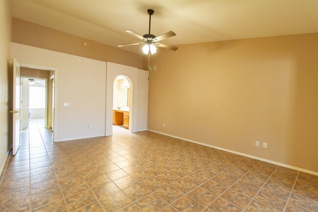 Building Photo - Great Sun Lakes Iron Oaks Location! 55+ co...