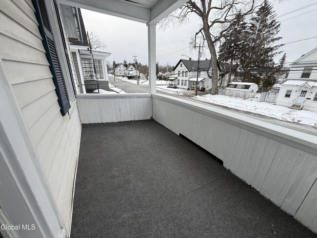 Building Photo - 172 Kingsboro Ave