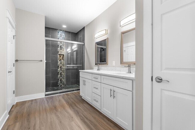 Building Photo - 5 Romana Ln