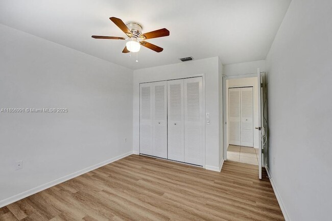 Building Photo - 9540 Sevilla Ln