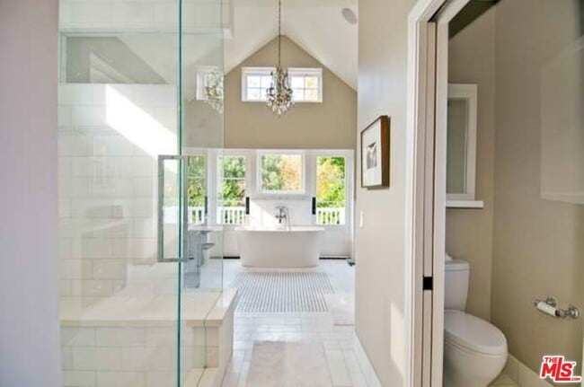 Building Photo - 10253 Valley Spring Ln