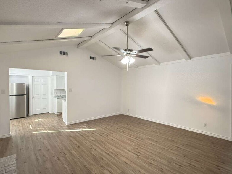 Building Photo - 4510 Briargrove St