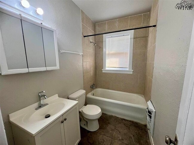 Building Photo - 1109 Harrison St