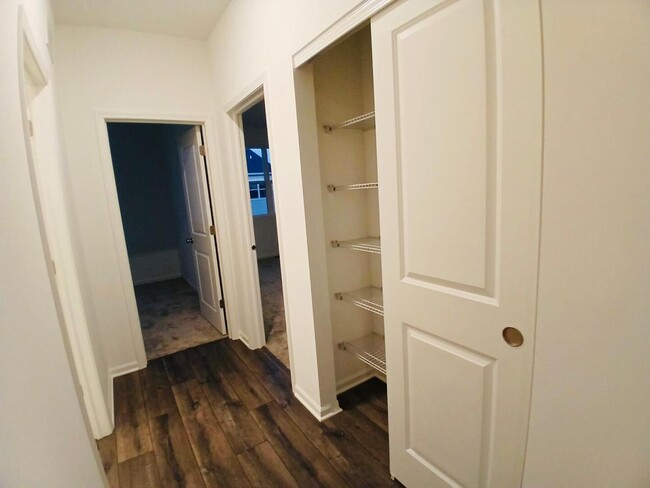 Building Photo - 4347 Chelsea Mnr Cir
