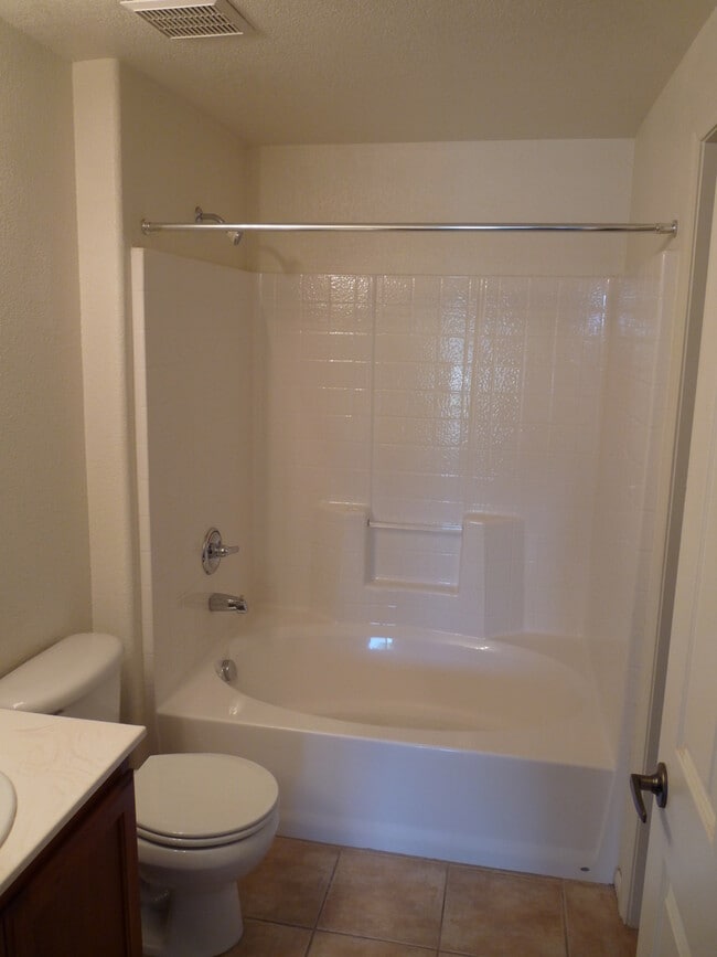 Building Photo - 5855 Valley Dr