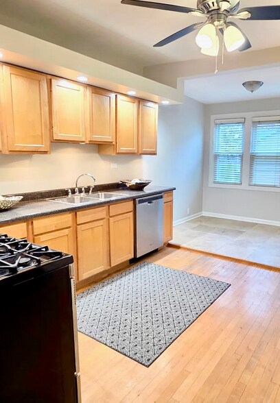 Building Photo - 2009 N Bingham St