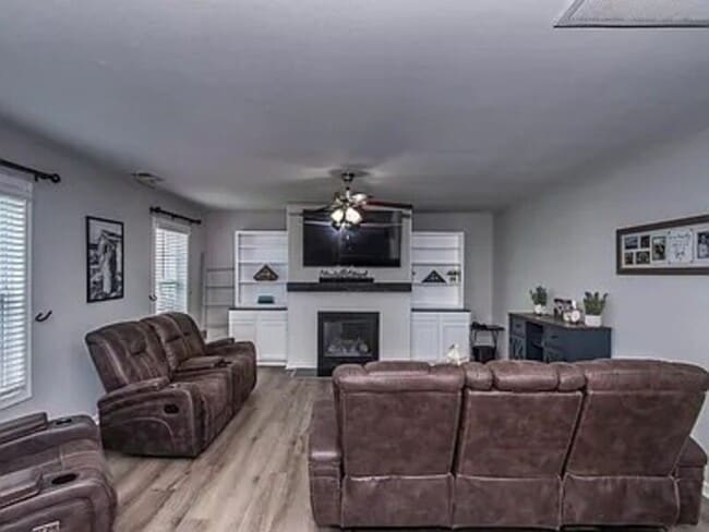 Building Photo - 450 Laurel Mist Ln