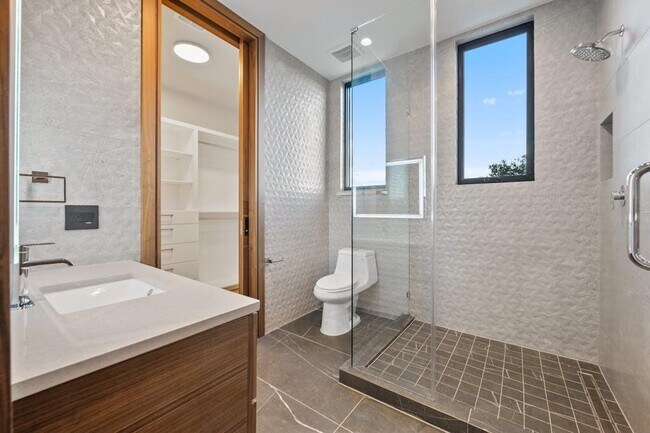 Building Photo - 3500 Cactus Wren Way