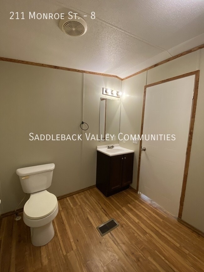 Building Photo - 211 Monroe St