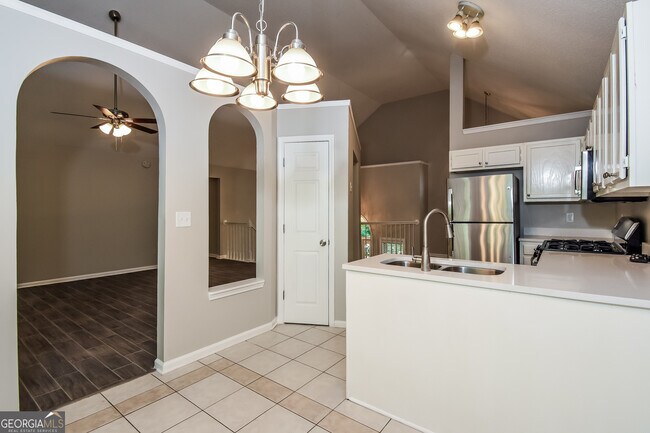 Building Photo - 136 Summer Creek Cove