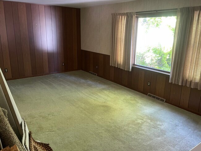 Building Photo - 3806 Longwood Ave