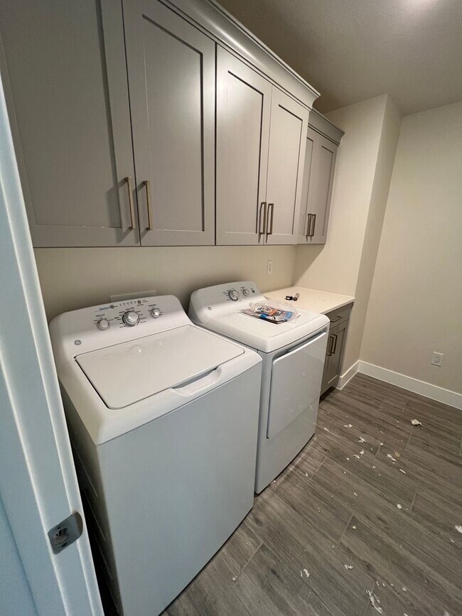 Building Photo - Brand New Home!