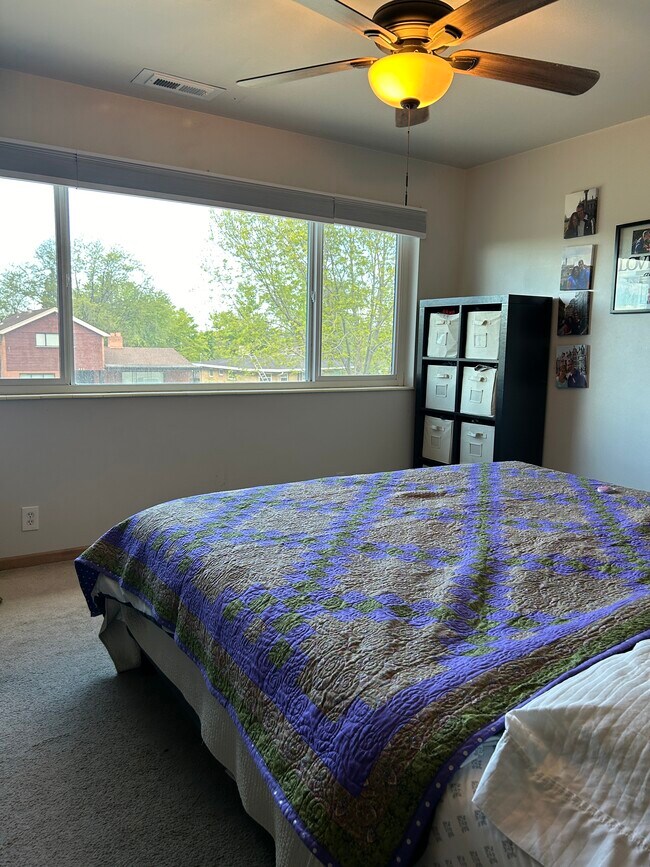 Building Photo - 892 N 1260 E