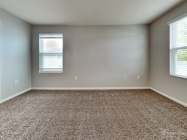 Building Photo - 2110 Pebble Point Dr