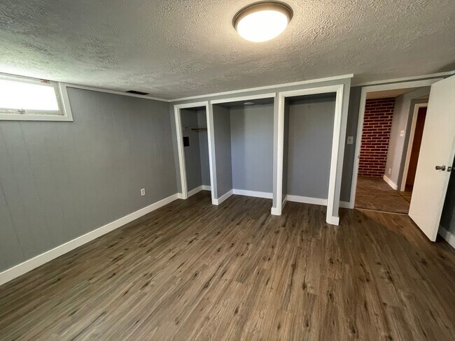 Building Photo - 8921 E Broadway Ave