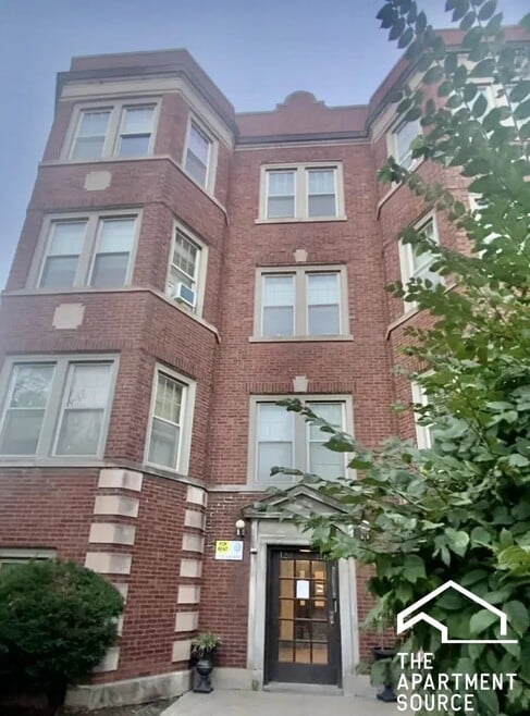 Building Photo - 120 S Austin Blvd