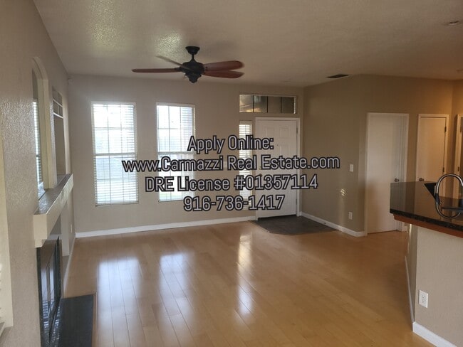 Building Photo - 9197 Irish Gold Way