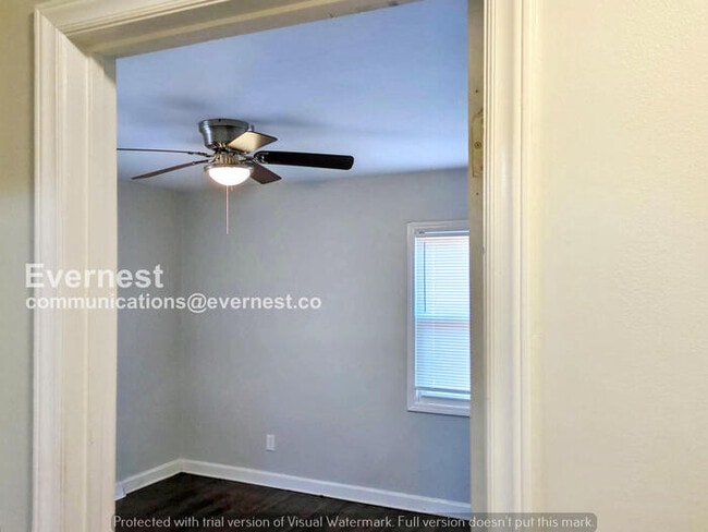 Building Photo - 4 Bed/1.5 Bath Home with Off-Street Parking / Pet-Friendly / Vouchers Accepted / Available Now!