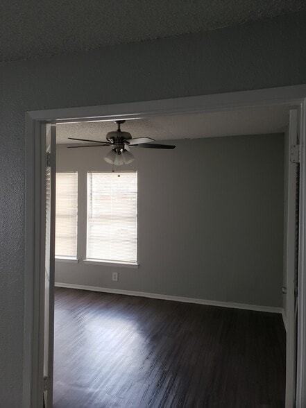 Building Photo - 4883 Aspen Wood Dr,