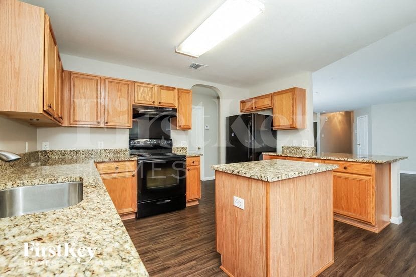 Building Photo - 237 Val Verde Dr