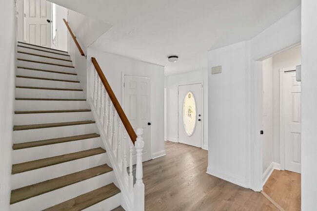 Building Photo - 7447 Hawkins Rd