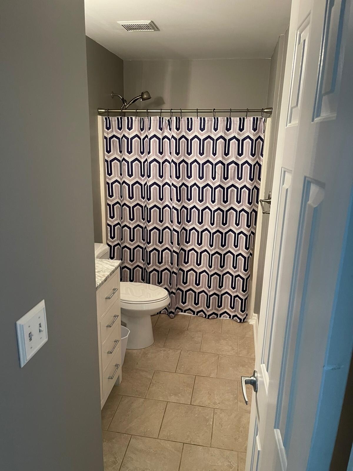 Building Photo - 404 Grace Ave