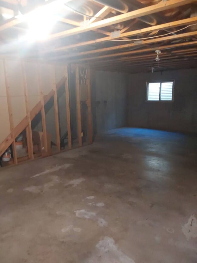 Building Photo - 909 44th Ave Ct