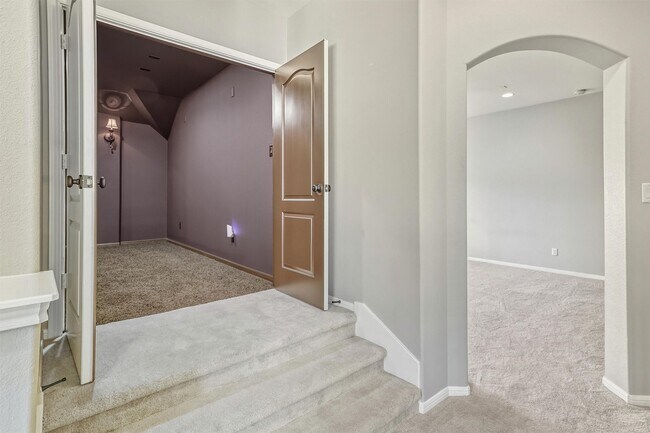 Building Photo - 18 Wyndehaven Lakes Drive