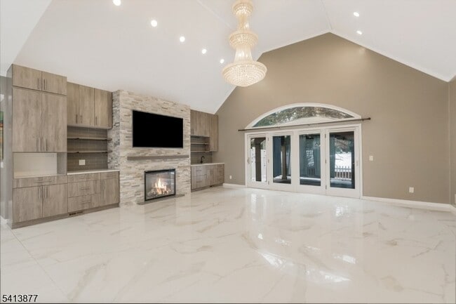 Building Photo - 10 N Rd