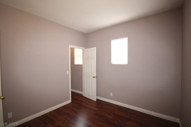 Building Photo - 947 Whispering Grove Ave
