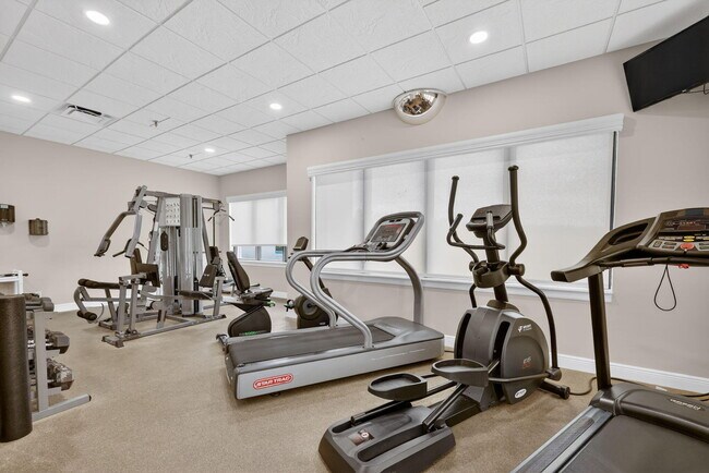 Building Photo - 9960 S Ocean Dr