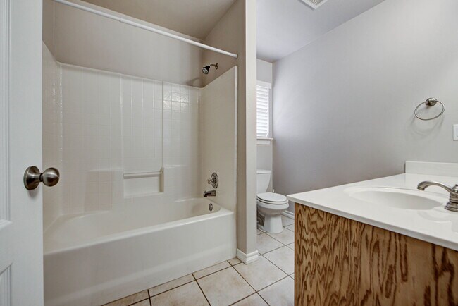 Building Photo - 4716 Stag Horn Dr