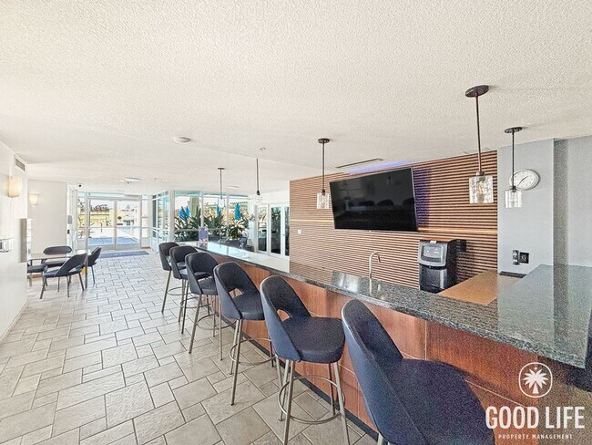 Building Photo - STUNNING 2 BED/2 BATH CONDO AVAILABLE IN THE DISCOVERY BUILDING IN CORTEZ HILL!
