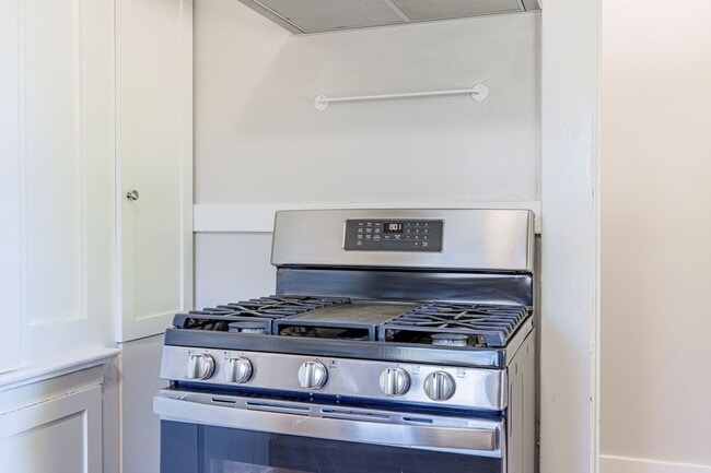 Building Photo - 3 bedroom home for RENT in Modesto - Close...