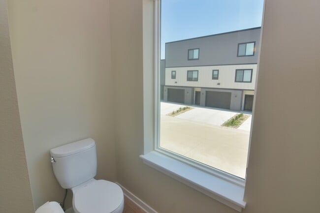 Building Photo - 3 Crosby Park Dr