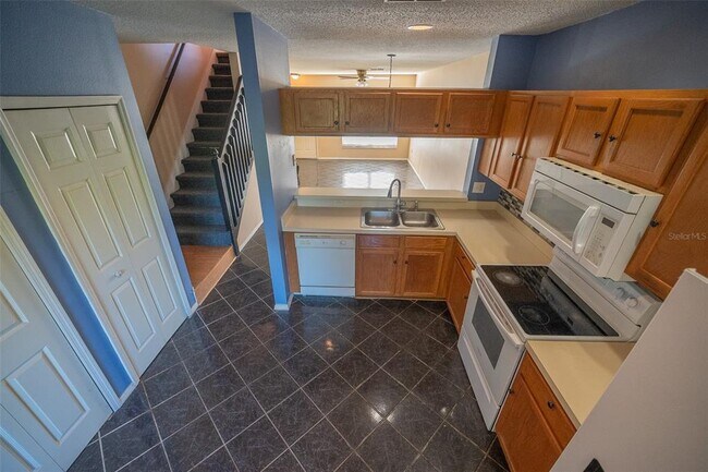 Building Photo - 1250 Redondo Way