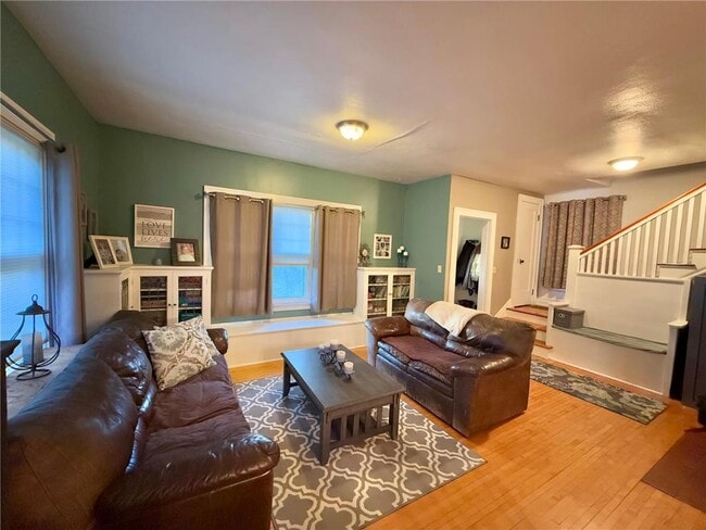 Building Photo - 1201 6th St SW