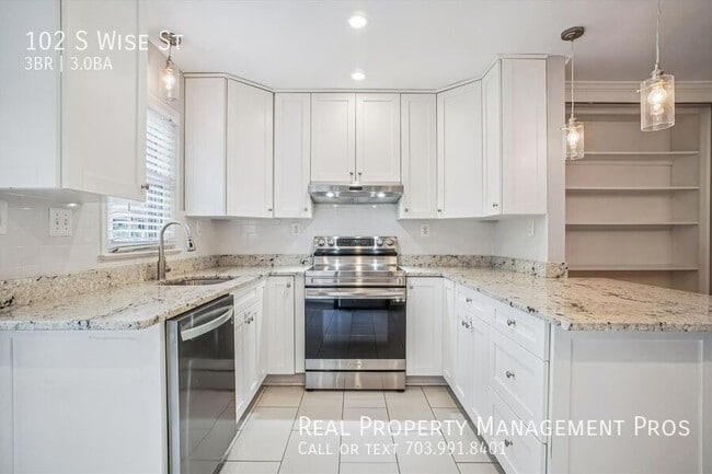 Building Photo - 102 S Wise St