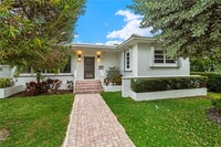 Building Photo - 1261 NE 98th St