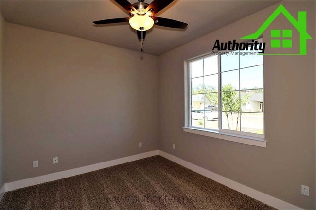 Building Photo - 20231 Ballentine Dr