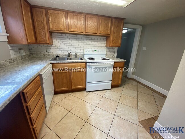 Building Photo - 228/230 S 300 W