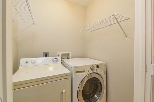 Building Photo - 5500 N Buffalo Cir