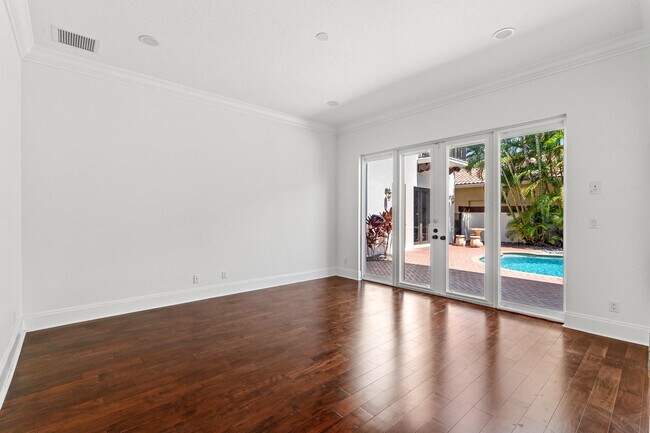 Building Photo - 17550 Circle Pond Ct