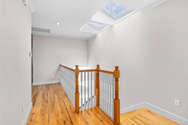 Building Photo - 1221 W 23rd St